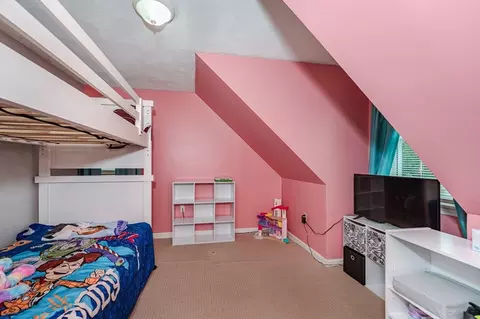 Bedroom - 9 Pine St, Townsend, MA 01469 photo 7 of 10