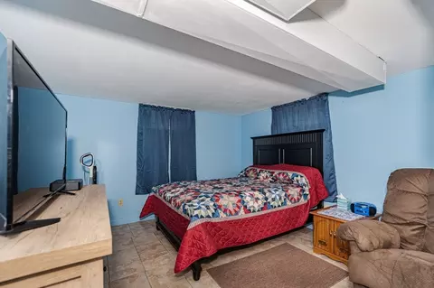 Bedroom - 9 Pine St, Townsend, MA 01469 photo 9 of 10