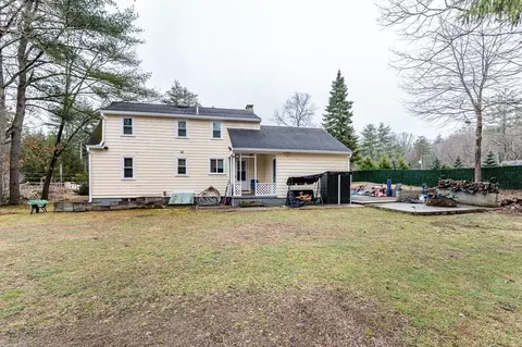Exterior - 9 Pine St, Townsend, MA 01469 photo 4 of 8