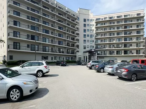 133 Commander Shea Blvd #308, Quincy, MA 02171