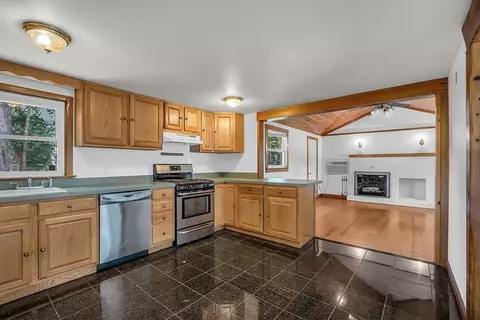 36 Mill St, Maynard, MA 01754 photo 9