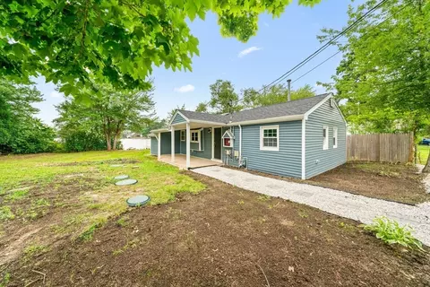 28 Lakeview Dr, Wareham, MA 02538 photo 2
