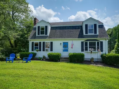 77 Milford St, Medway, MA 02053