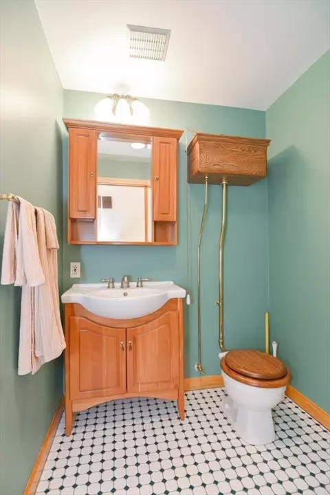 124 Milton St, Fall River, MA 02720 photo 33