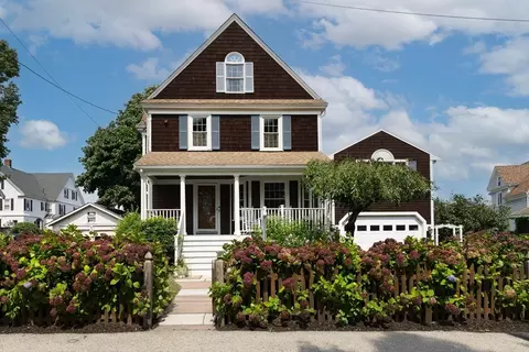 11 Safford St, Braintree, MA 02184