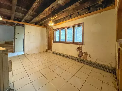 Dining - 26 Parallel St, Salem, MA 01970 photo 1 of 1