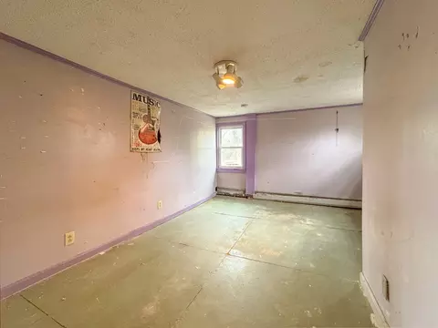 Bedroom - 26 Parallel St, Salem, MA 01970 photo 1 of 4