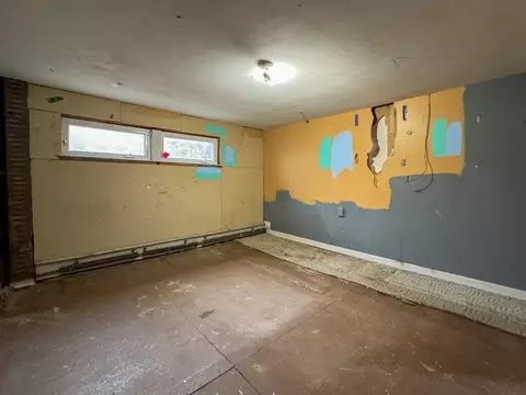 Bedroom - 26 Parallel St, Salem, MA 01970 photo 3 of 4