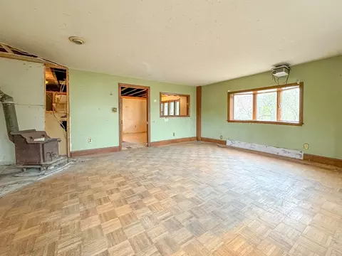 Living - 26 Parallel St, Salem, MA 01970 photo 1 of 1