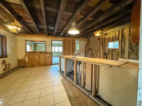 Kitchen - 26 Parallel St, Salem, MA 01970 photo 1 of 4