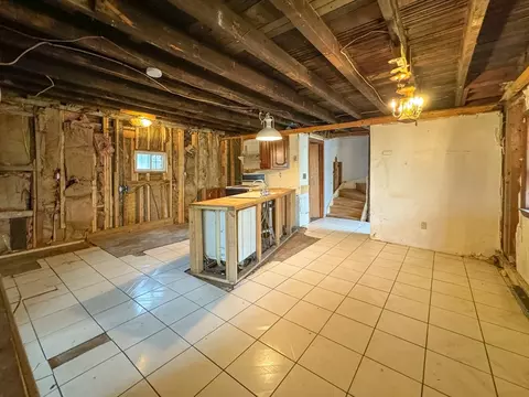 Kitchen - 26 Parallel St, Salem, MA 01970 photo 4 of 4