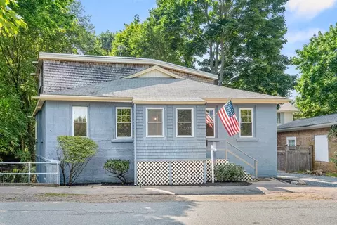44 Norwood, Manchester, MA 01944