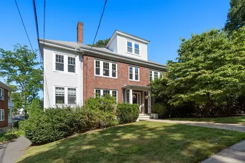 7 Holland St #1, Newton, MA 02458