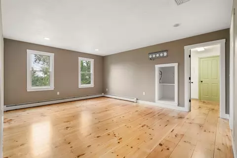 19 Thornton St, Mendon, MA 01756 photo 28