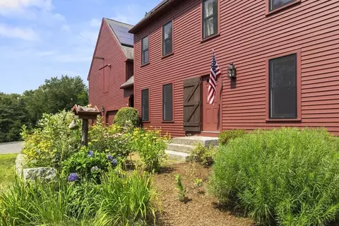 19 Thornton St, Mendon, MA 01756 photo 4