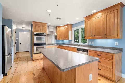 19 Thornton St, Mendon, MA 01756 photo 15