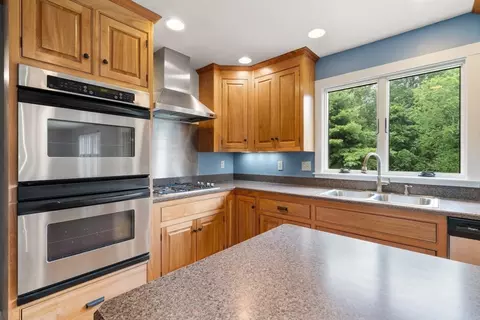 19 Thornton St, Mendon, MA 01756 photo 16