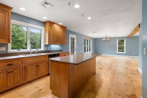 19 Thornton St, Mendon, MA 01756 photo 14
