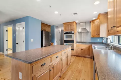 19 Thornton St, Mendon, MA 01756 photo 19