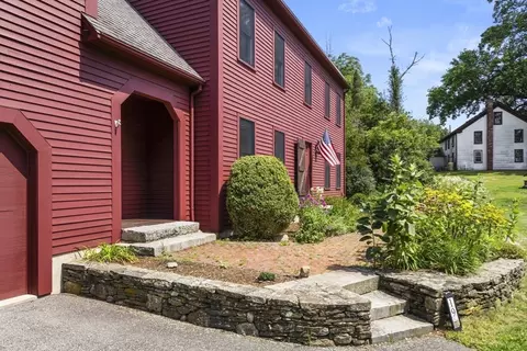19 Thornton St, Mendon, MA 01756 photo 3