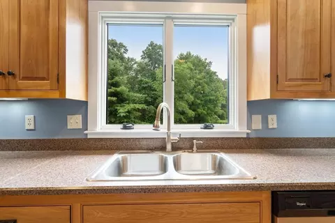 19 Thornton St, Mendon, MA 01756 photo 18
