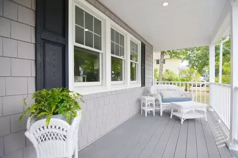 47 Emerson St, Reading, MA 01867 photo 2