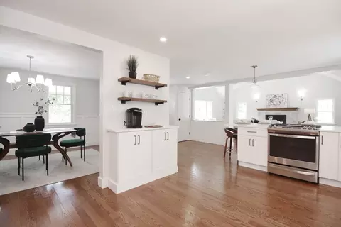 47 Emerson St, Reading, MA 01867 photo 6