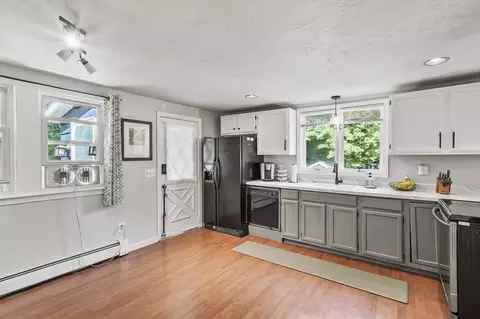 Kitchen - 69 Appleton Rd, Auburn, MA 01501 photo 2 of 3