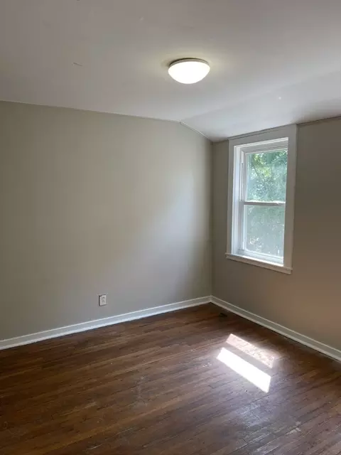 Bedroom - 20-24 Baldwin St, Springfield, MA 01104 photo 7 of 10