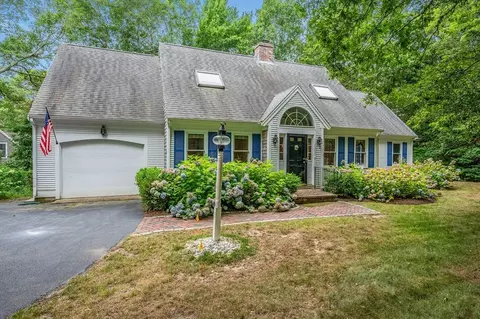 8 Filly Way, Barnstable, MA 02648