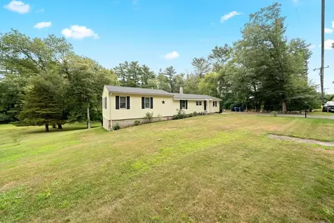 756 Snipatuit Rd, Rochester, MA 02770