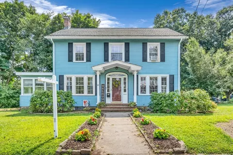 48 Florence St, Hudson, MA 01749