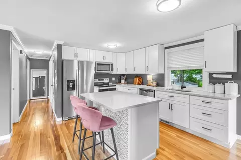 Kitchen - 71 Endicott St, Springfield, MA 01118 photo 2 of 4