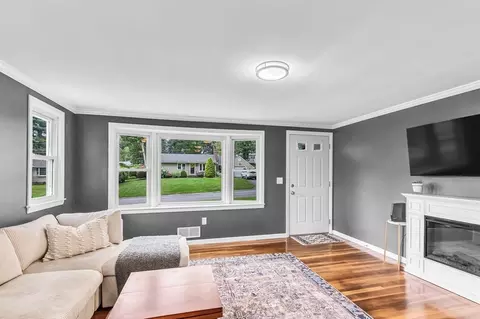 Living - 71 Endicott St, Springfield, MA 01118 photo 2 of 3