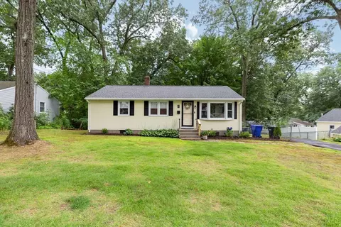 Exterior - 71 Endicott St, Springfield, MA 01118 photo 4 of 5
