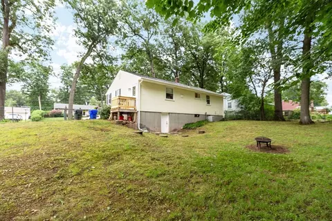 Exterior - 71 Endicott St, Springfield, MA 01118 photo 2 of 5