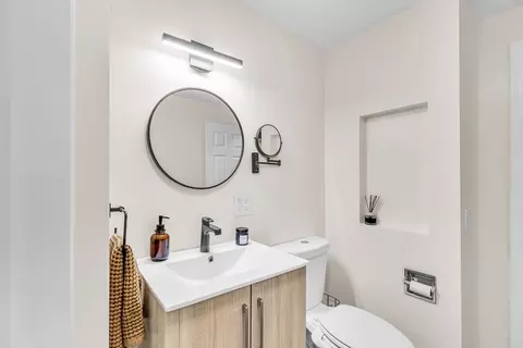 Bath - 71 Endicott St, Springfield, MA 01118 photo 2 of 2