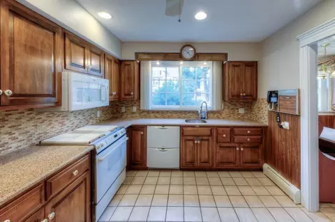 7 Nevada St, Worcester, MA 01602 photo 19