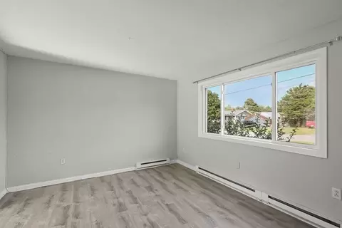 Living - 5 Pheasant Ave #1, Wareham, MA 02571 photo 4 of 4