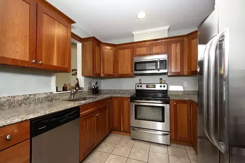 4 Marc Drive 4d #D11, Plymouth, MA 02360