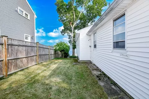 25 Broadmarsh Ave, Wareham, MA 02571 photo 5