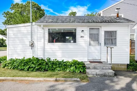 25 Broadmarsh Ave, Wareham, MA 02571 photo 31