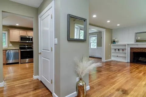 48 Edgebrook Rd, Framingham, MA 01701 photo 9