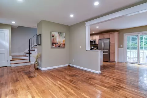 48 Edgebrook Rd, Framingham, MA 01701 photo 4