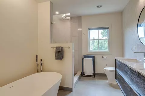 Bath - 512 Central Aveune, Needham, MA 02494 photo 2 of 6