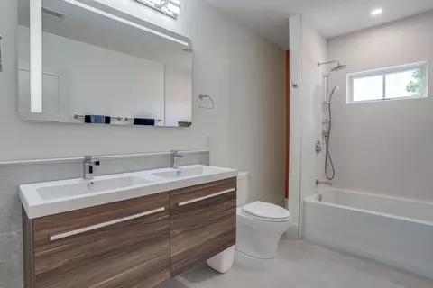 Bath - 512 Central Aveune, Needham, MA 02494 photo 5 of 6