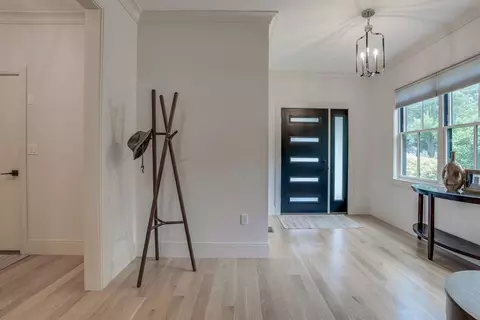 Entry Way - 512 Central Aveune, Needham, MA 02494 photo 3 of 5