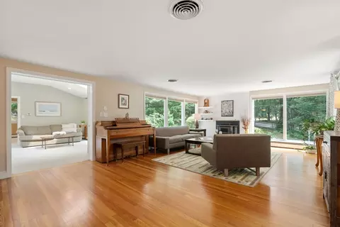 12 Algonquin Rd, Canton, MA 02021 photo 2