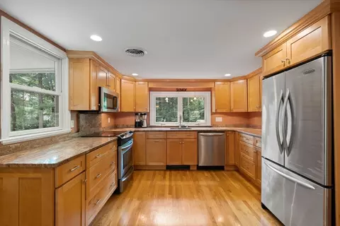 12 Algonquin Rd, Canton, MA 02021 photo 9