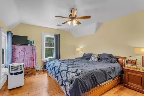 Bedroom - 48 Birch St, Lowell, MA 01852 photo 1 of 2